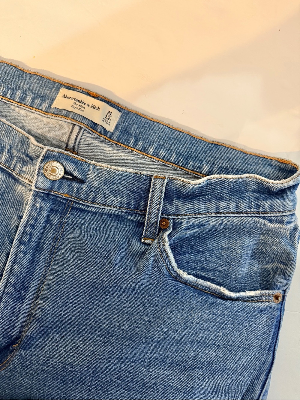 Abercrombie & Fitch The Mom High Rise Jeans Size 12L 12 Long Medium Wash